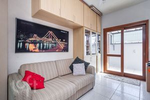 Image 9 - 857204