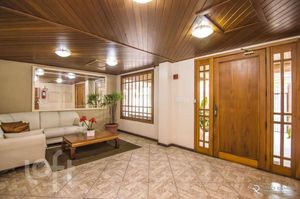 Image 6 - 857216