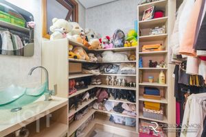Image 19 - 857216