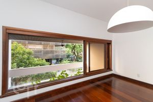 Image 18 - 857218
