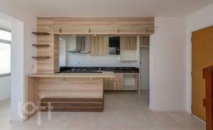 Image 4 - 857228