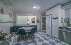 Image 16 - 857235
