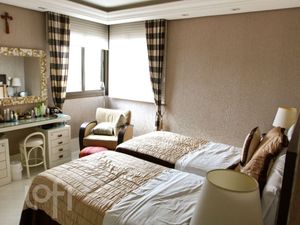 Image 9 - 857244