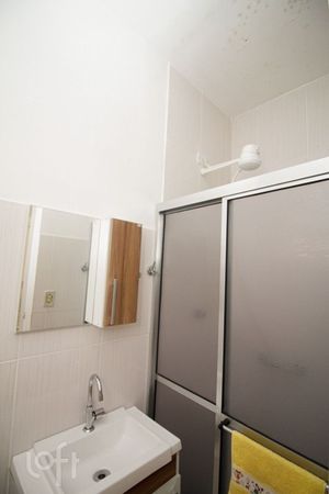 Image 9 - 857246