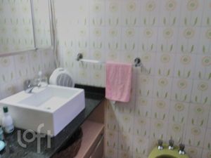 Image 9 - 857281