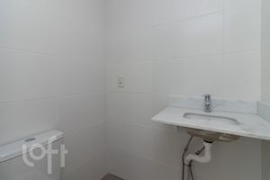 Image 10 - 857294