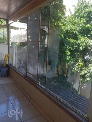 Image 8 - 857308