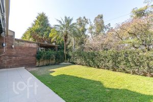 Image 12 - 857346