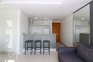 Image 5 - 857347