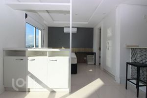 Image 3 - 857347