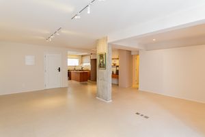 Image 3 - 857367