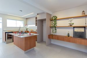 Image 6 - 857367