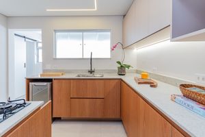 Image 8 - 857367