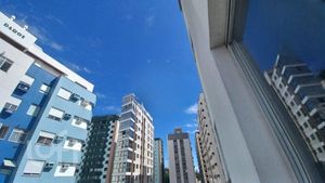 Image 18 - 857375
