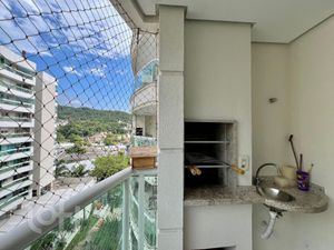 Image 4 - 857392