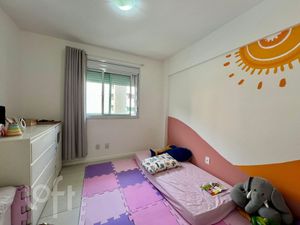 Image 8 - 857392