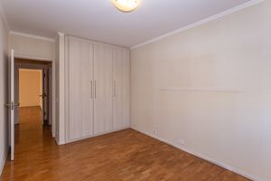 Image 19 - 857431