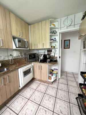 Image 18 - 857440
