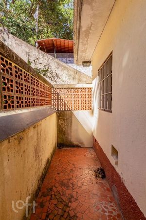 Image 16 - 857486
