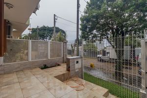 Image 33 - 857526