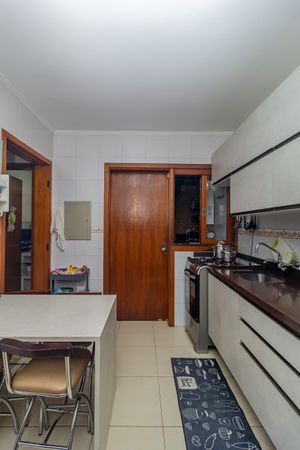 Image 29 - 857526