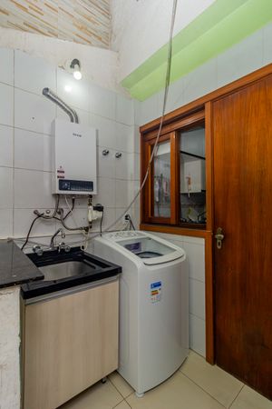 Image 32 - 857526