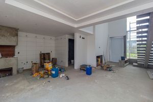 Image 5 - 857545