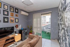 Image 18 - 857572
