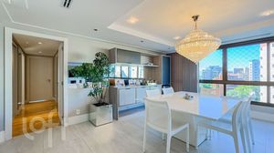 Image 6 - 857576