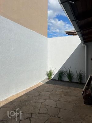 Image 10 - 857585