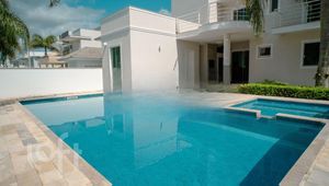 Image 19 - 857597