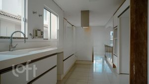 Image 15 - 857597
