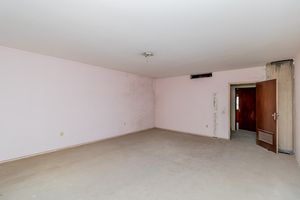 Image 4 - 857599