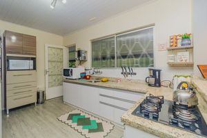 Image 13 - 857637