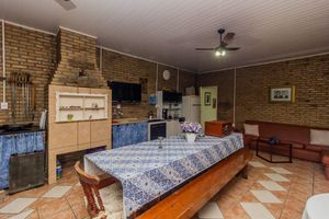 Image 34 - 857637