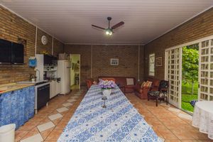 Image 35 - 857637