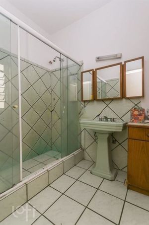 Image 11 - 857678