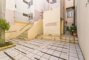 Image 18 - 857678