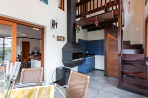 Image 34 - 857702