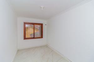 Image 3 - 857702