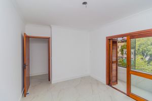 Image 11 - 857702
