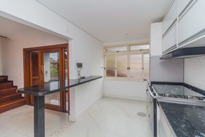 Image 18 - 857702