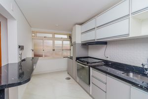 Image 19 - 857702