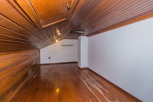 Image 37 - 857702