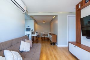 Image 3 - 857704