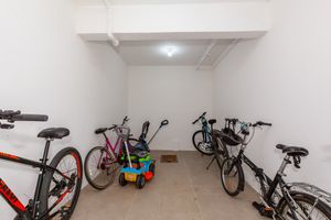 Image 31 - 857704