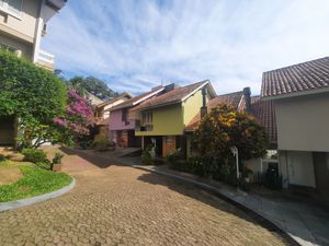 Image 1 - 857734