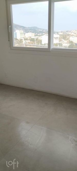 Image 11 - 857738
