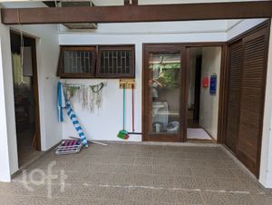 Image 11 - 857801