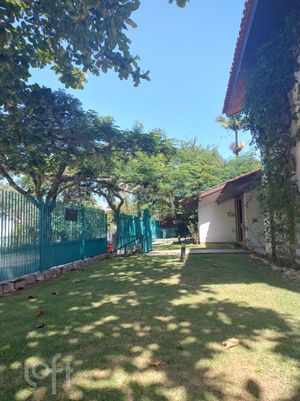 Image 3 - 857801